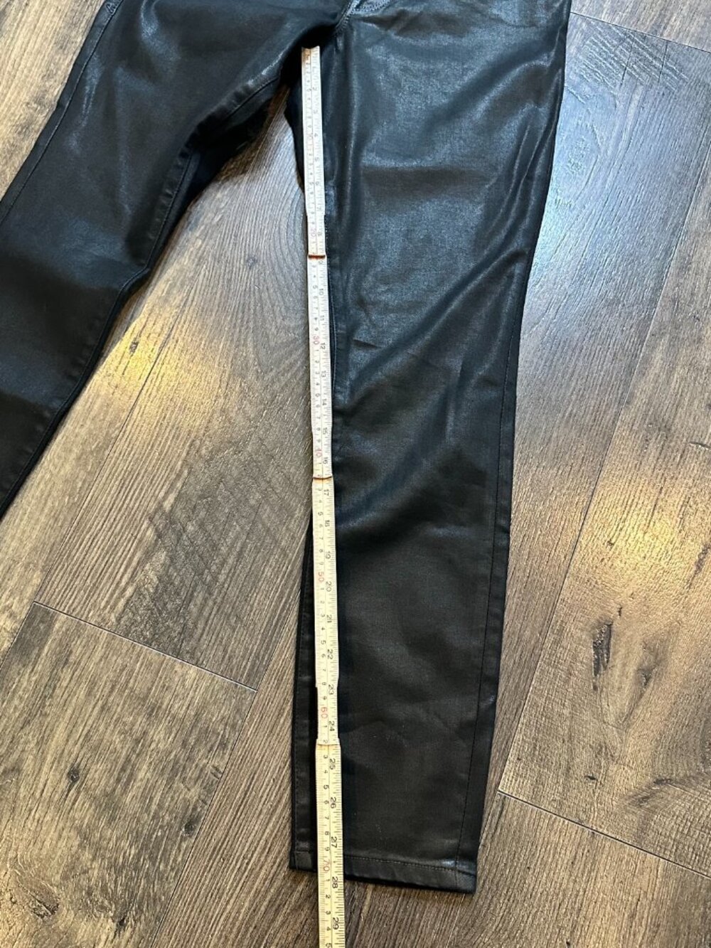 NWT Women's Good American JEANS GOOD LEGS Coated Shiny Black, Size 8 - Picture 2 of 7